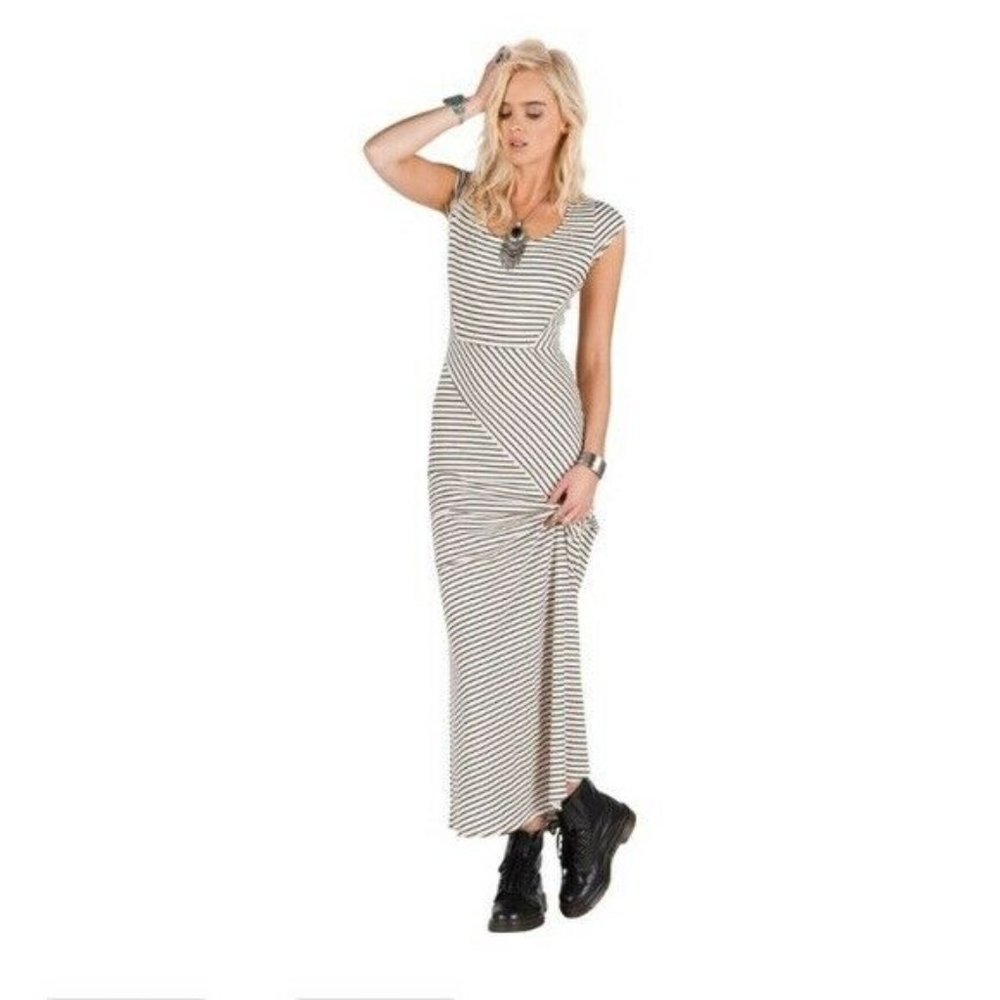 Volcom Sweet Nothing Maxi Dress with Open Back - Picture 2 of 8